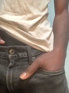 Snapshot of goldenshower2451 chatting on December 2025 10:41:02 PM goldenshower2451 online show from December 2025 10:41:02 PM