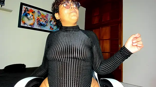 kittyandbellota12 online show from December 2025 07:43:01 PM