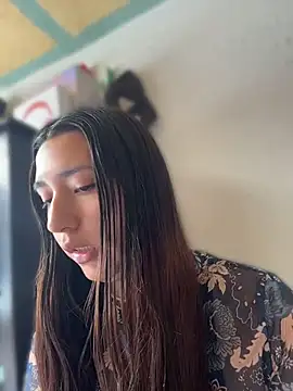 Alix Rousses21 online show from April 2026 03:50:02 PM