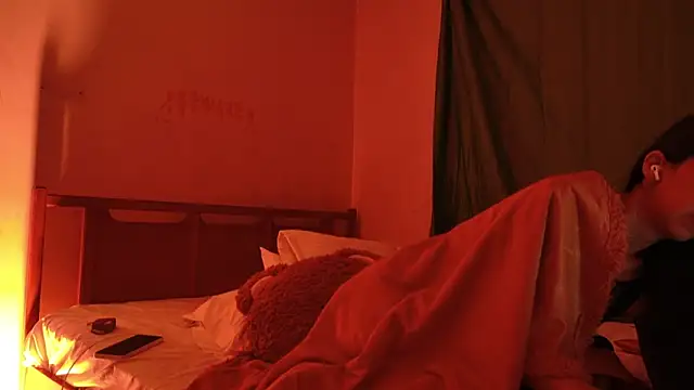 MoonLipsON- online show from March 2026 03:43:01 AM