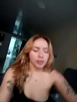 Snapshot of Dollvexia_ chatting on December 2025 09:45:02 PM Dollvexia online show from December 2025 09:45:02 PM