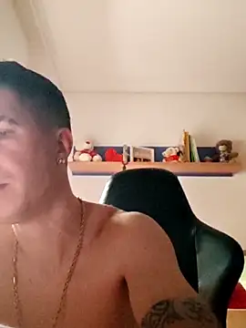 Snapshot of el_patron122 chatting on August 2026 01:27:01 PM el patron122 online show from August 2026 01:27:01 PM