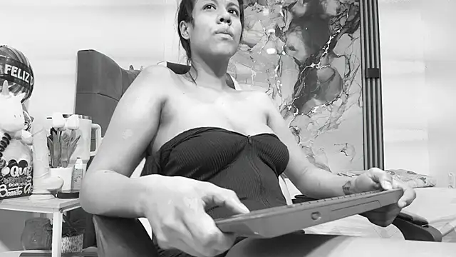 Valentina and sneider  online show from March 2026 07:17:01 PM