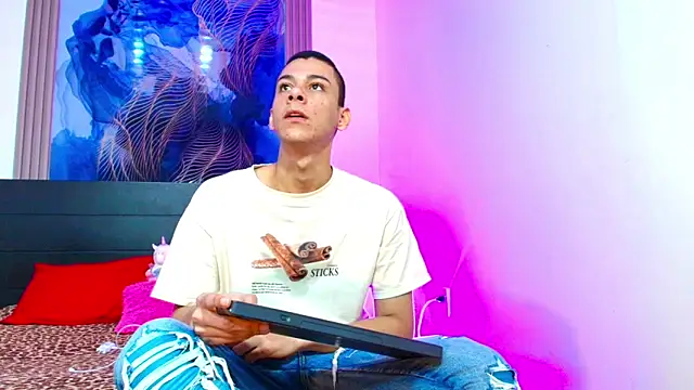 Valentina and sneider  online show from April 2026 10:04:01 PM