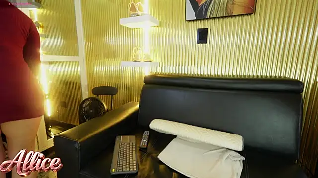 Allice mommy online show from January 2026 07:07:02 PM