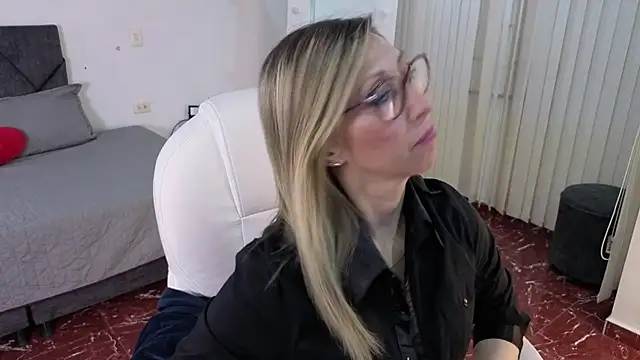 Scarlett 079 online show from February 2026 12:02:02 PM