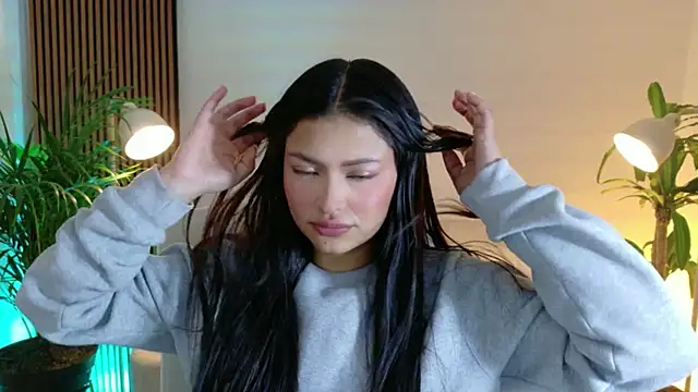 victoria   moon online show from January 2026 01:24:02 PM