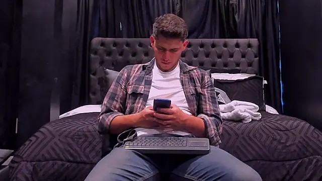 big  friends online show from April 2026 07:25:02 PM