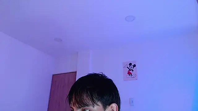 Snapshot of andrew_courtzz chatting on April 2026 05:10:02 PM andrew courtzz online show from April 2026 05:10:02 PM