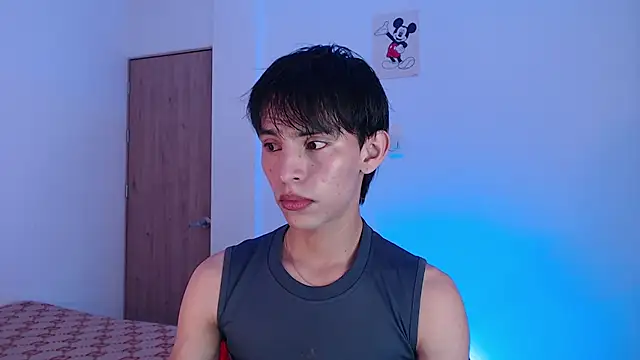Snapshot of andrew_courtzz chatting on May 2026 07:19:02 PM andrew courtzz online show from May 2026 07:19:02 PM