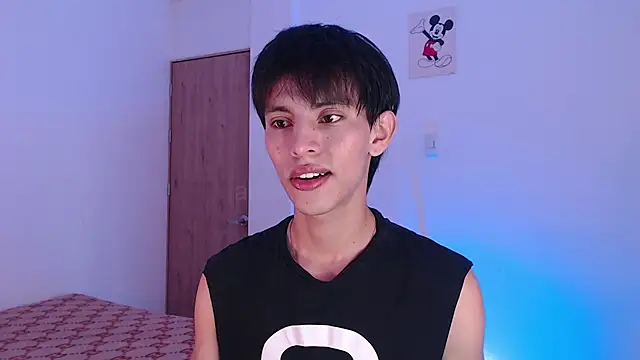 Snapshot of andrew_courtzz chatting on May 2026 06:38:02 PM andrew courtzz online show from May 2026 06:38:02 PM