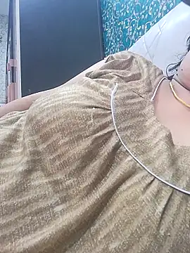 Snapshot of desiriya14 chatting on May 2026 04:03:02 PM desiriya14 online show from May 2026 04:03:02 PM