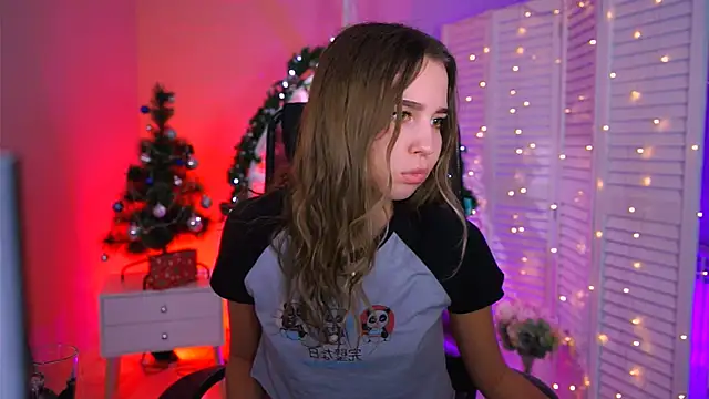 Snapshot of KimPorins chatting on December 2025 03:41:01 PM KimPorins online show from December 2025 03:41:01 PM