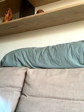 Redwood0000 online show from December 2025 02:48:01 PM