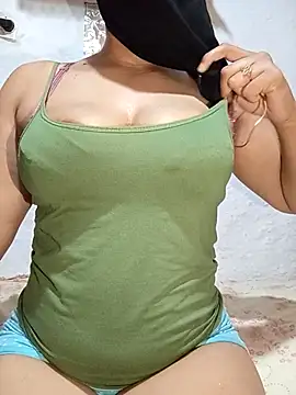 Snapshot of -Batta- chatting on July 2026 05:59:01 PM -Batta- online show from July 2026 05:59:01 PM