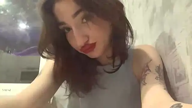 PanickedCowrie online show from December 2025 07:43:01 PM