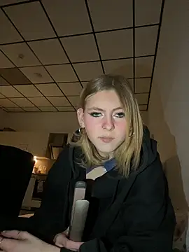 Milly-Kiss online show from January 2026 07:38:02 PM