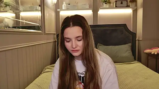 Lina Sinerz online show from March 2026 08:38:01 PM