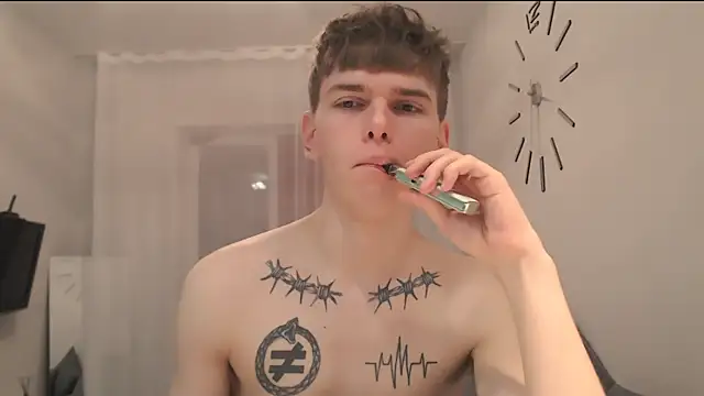 Snapshot of Fredd_Xanders chatting on April 2026 12:06:01 AM Fredd Xanders online show from April 2026 12:06:01 AM