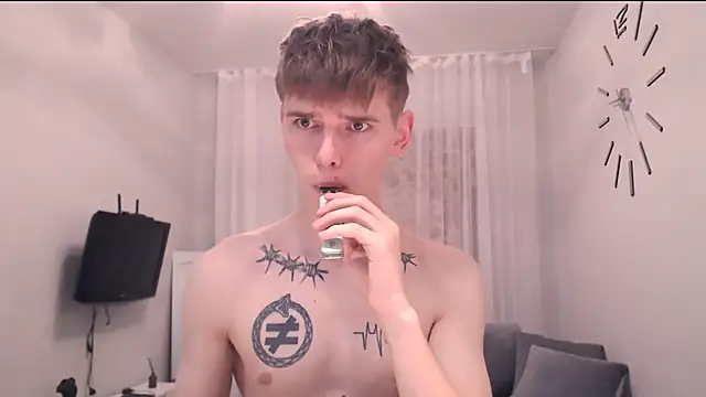 Snapshot of Fredd_Xanders chatting on May 2026 02:05:02 AM Fredd Xanders online show from May 2026 02:05:02 AM