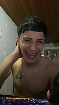 Snapshot of JhonCas44 chatting on December 2025 04:39:02 AM JhonCas44 online show from December 2025 04:39:02 AM