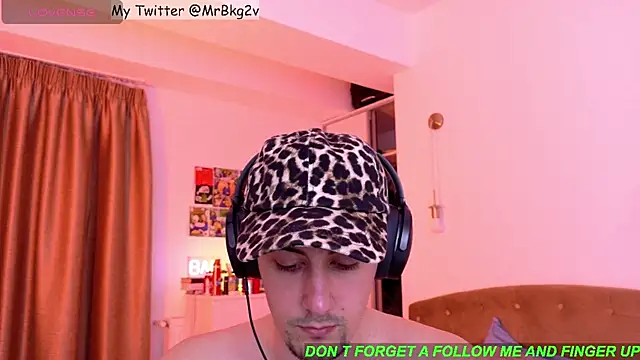 Snapshot of Brellisimo chatting on May 2026 07:33:01 PM Brellisimo online show from May 2026 07:33:01 PM
