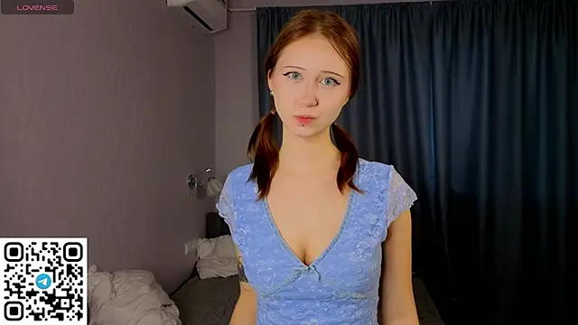 Snapshot of EvaaAnderson chatting on January 2026 05:10:02 AM EvaaAnderson online show from January 2026 05:10:02 AM