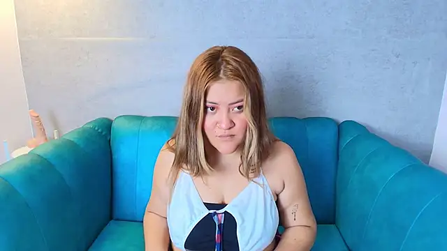 Sofia  Saenz online show from December 2025 12:11:02 PM