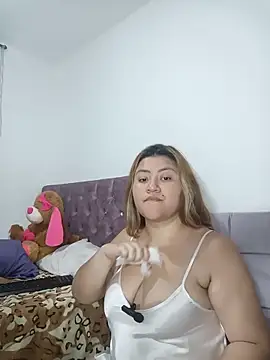 Snapshot of Sofia__Saenz chatting on April 2026 04:46:02 AM Sofia Saenz online show from April 2026 04:46:02 AM