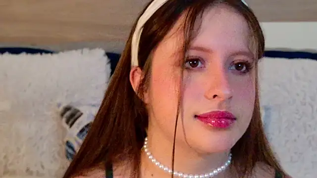 BellaFlecher online show from December 2025 12:22:01 PM