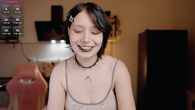 Snapshot of Nickari chatting on June 2026 05:45:01 AM Nickari online show from June 2026 05:45:01 AM