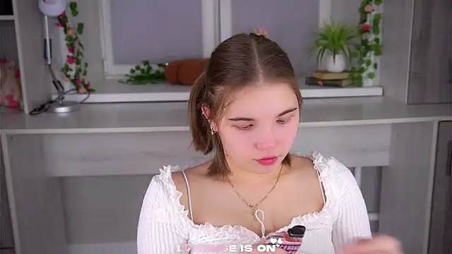 Snapshot of SolBurri chatting on January 2026 01:07:02 AM SolBurri online show from January 2026 01:07:02 AM