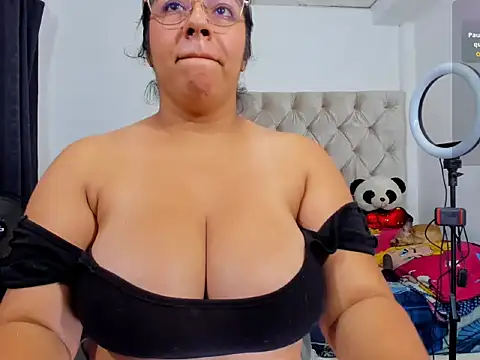 Snapshot of lulu_parker chatting on March 2026 03:23:02 PM lulu parker online show from March 2026 03:23:02 PM