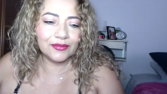 Snapshot of mariajosebarrazaa chatting on June 2026 03:54:01 PM mariajosebarrazaa online show from June 2026 03:54:01 PM