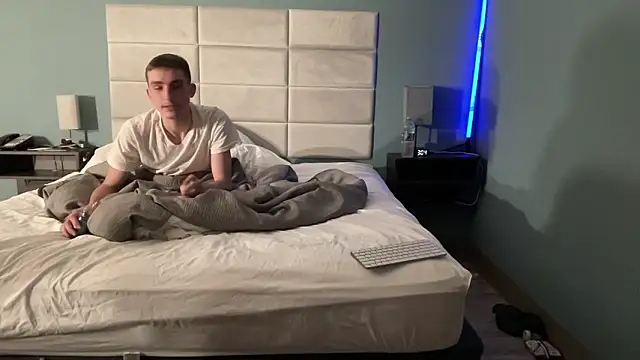 Snapshot of cosmiccloudpig chatting on February 2026 11:53:02 AM cosmiccloudpig online show from February 2026 11:53:02 AM