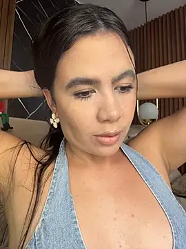 Snapshot of ValentinaEliot chatting on December 2025 01:33:02 AM ValentinaEliot online show from December 2025 01:33:02 AM