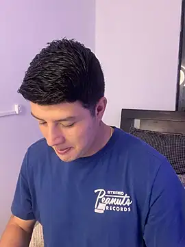 Goldenknight33 online show from March 2026 12:49:01 PM