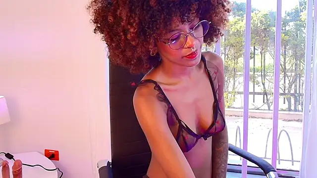 Snapshot of NaomiClay chatting on May 2026 12:44:02 PM NaomiClay online show from May 2026 12:44:02 PM