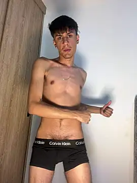 Snapshot of Andycillo chatting on March 2026 04:05:02 AM Andycillo online show from March 2026 04:05:02 AM