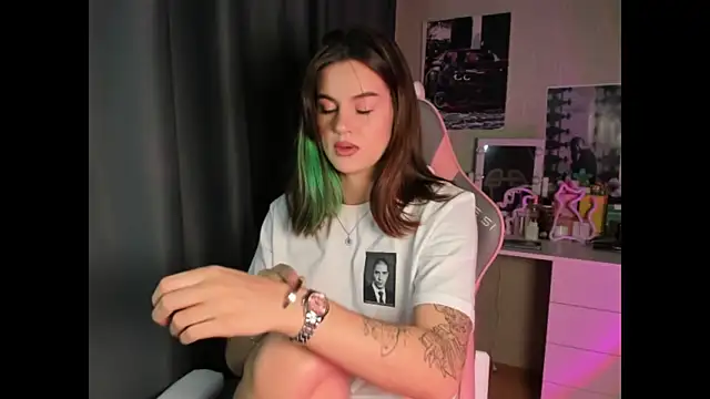 NikkieKitty online show from December 2025 05:10:02 PM