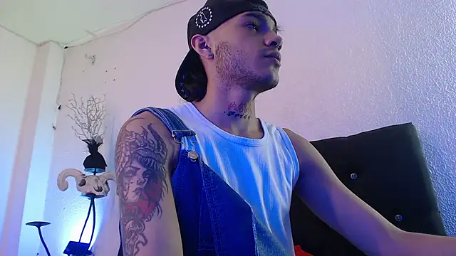 Snapshot of kingdani_hot chatting on February 2026 03:05:02 AM kingdani hot online show from February 2026 03:05:02 AM