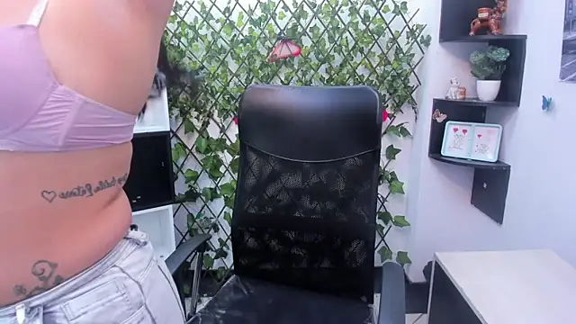 Snapshot of sophi_hardd_ chatting on February 2026 01:55:01 PM sophi hardd online show from February 2026 01:55:01 PM