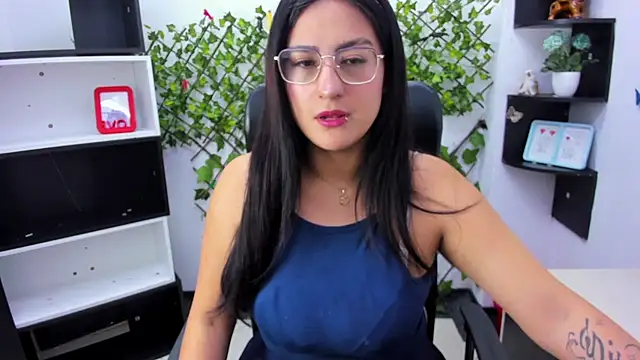 Snapshot of sophi_hardd_ chatting on February 2026 02:39:01 PM sophi hardd online show from February 2026 02:39:01 PM