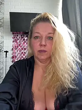 Snapshot of JenniferCarmen chatting on February 2026 08:01:02 AM JenniferCarmen online show from February 2026 08:01:02 AM