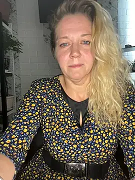 Snapshot of JenniferCarmen chatting on June 2026 03:29:02 AM JenniferCarmen online show from June 2026 03:29:02 AM