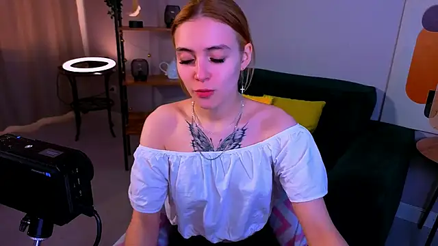 Bella xBaby online show from March 2026 01:40:02 PM