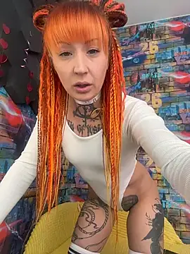 Tattoo  Moon online show from February 2026 01:02:01 AM