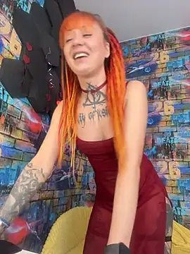 Tattoo  Moon online show from February 2026 01:14:01 AM