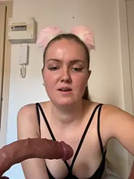 Snapshot of Vikml166 chatting on February 2026 01:31:01 PM Vikml166 online show from February 2026 01:31:01 PM