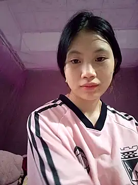 Snapshot of Lomay69 chatting on December 2025 04:10:02 AM Lomay69 online show from December 2025 04:10:02 AM